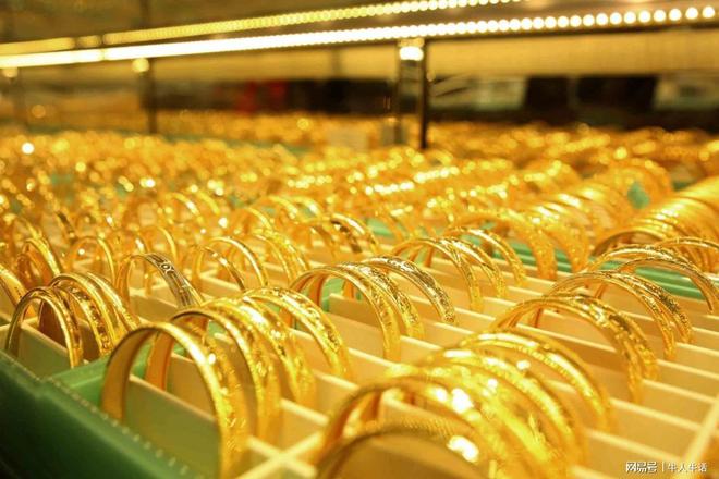 中国第一珠宝品牌：领跑中国黄金、周大生、老凤祥市值超1200 